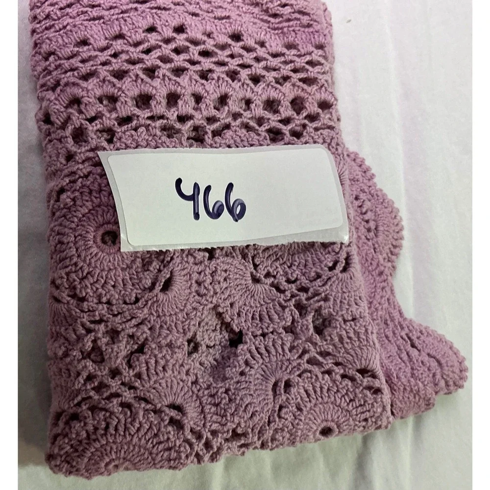 Vintage Handmade Pink Crochet Doily Oval Table Runner 18x12 Lace Decor